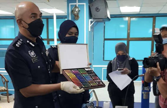 Police swoop on ‘crayon’ drug smuggling syndicate 