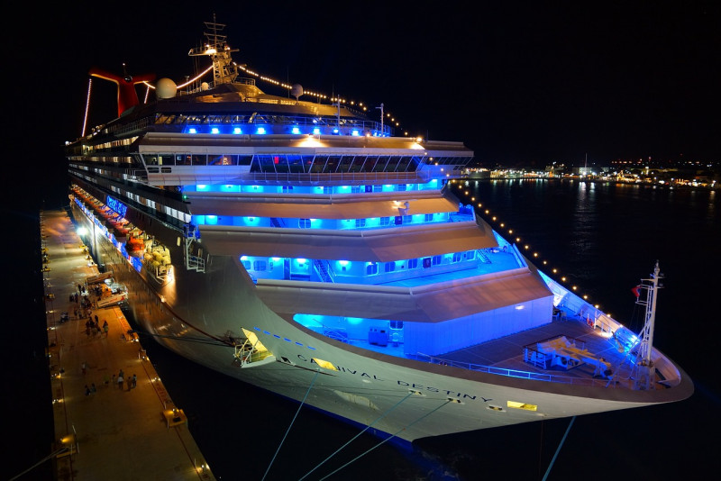Florida sues to end cruise ship Covid-19 restrictions