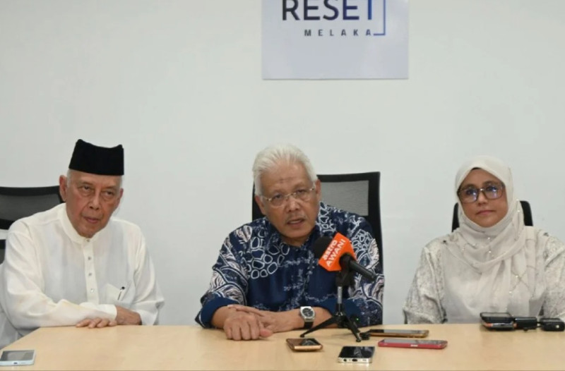 Hamzah hints at joining existing party, admits forming new one not best option