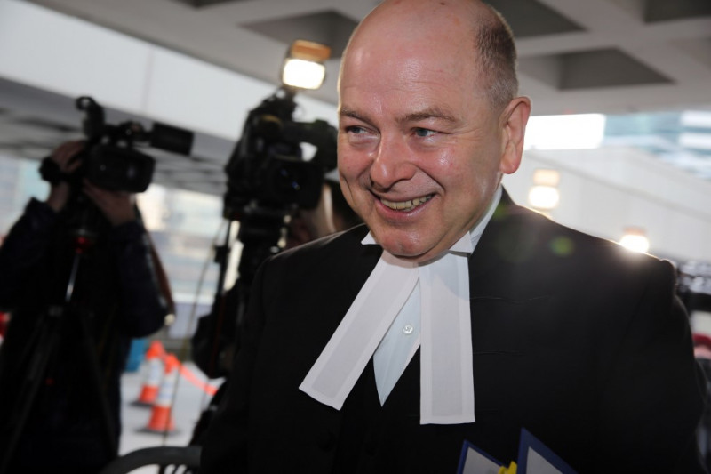 Hong Kong says top UK lawyer quits team prosecuting dissidents