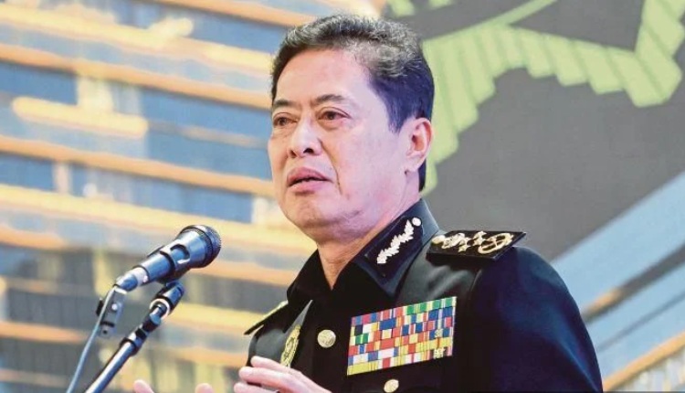 Azam Baki clocks out of MACC headquarters for last time
