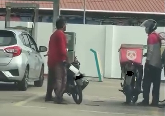 Man positive for drugs, brandishes meat cleaver at delivery rider 