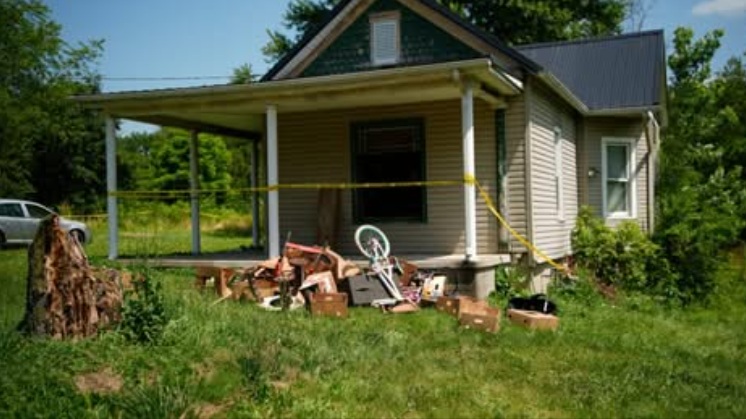 Ohio police rescue 16 children who were living in ‘house of horrors’ (video)