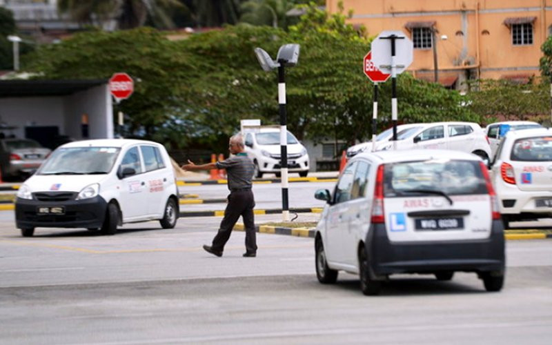 Driving schools can reopen Thursday, licence exam allowed starting Sept 17