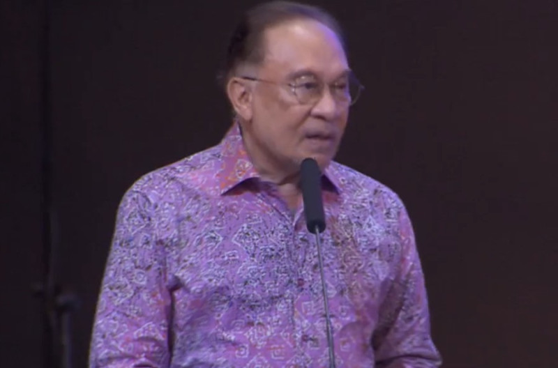 Any investigation involving public officials must be done according to the law - Anwar