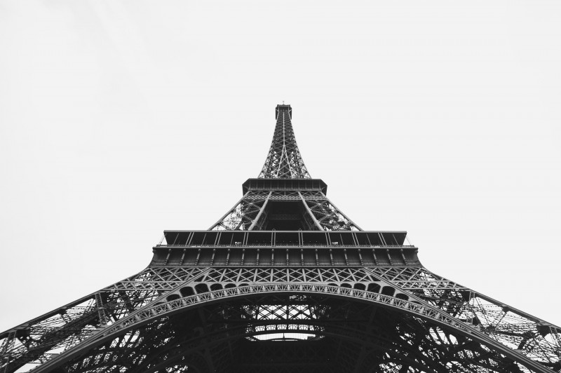 Virus pushes French economy into deep recession