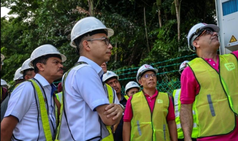Govt to boost highway connectivity with ‘roads must have internet’ drive – Fahmi