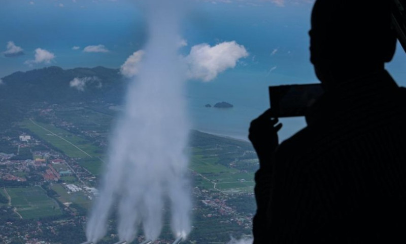 PM Anwar instructs MetMalaysia to expedite cloud seeding in Kedah, Perlis 