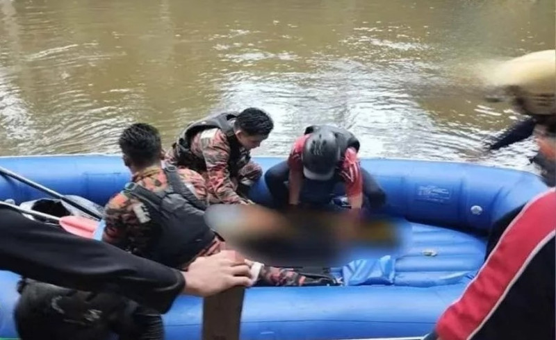 Woman dies after rafting boat overturns at Sungai Pertak rapid