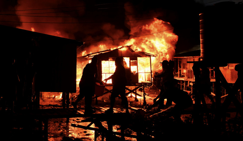 Firemen trio suffer mild injuries as blaze guts 15 Sabah homes