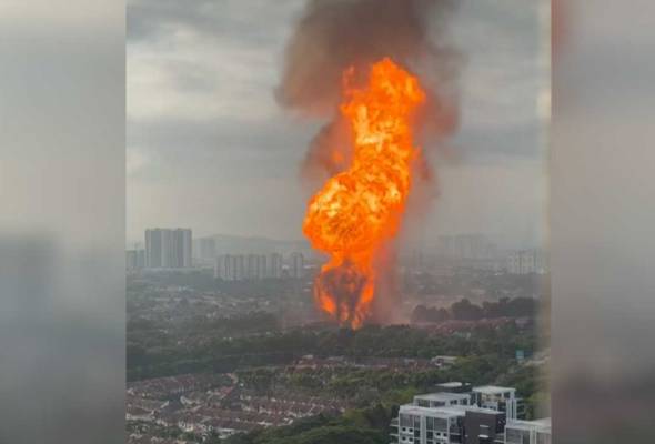 Fire breaks out at gas pipeline in Taman Puchong Perdana