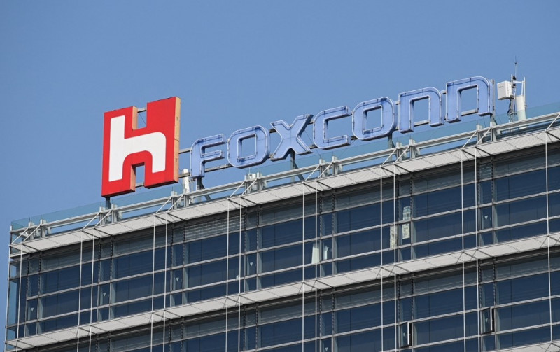 Foxconn founder Gou announces Taiwan presidential run 