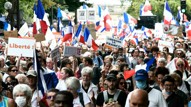 Anti-vaccine demos in France for 6th weekend