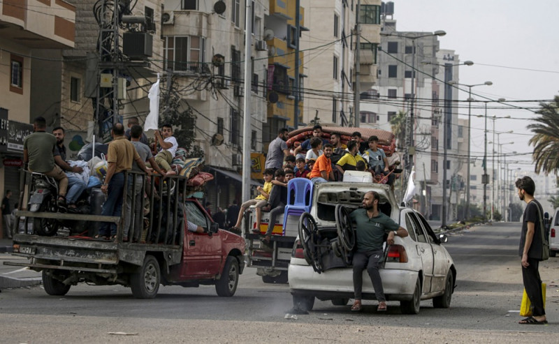 Israeli military prepares to relocate residents to southern Gaza