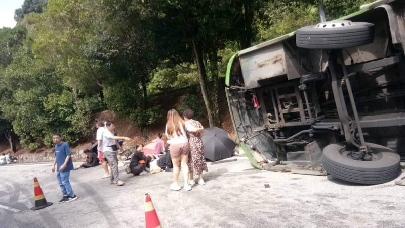 2 Chinese tourists killed, others injured in Genting Highlands bus crash