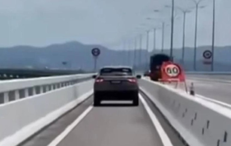 Police probe elderly woman driving car on motorcycle lane of Penang Second Bridge