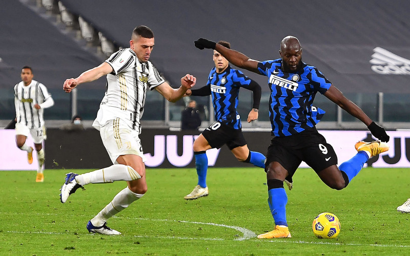 Juve plays Inter Milan for Champions League survival
