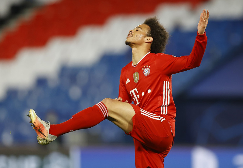 Bayern wait on record-chasing Lewandowski as top-four race hots up