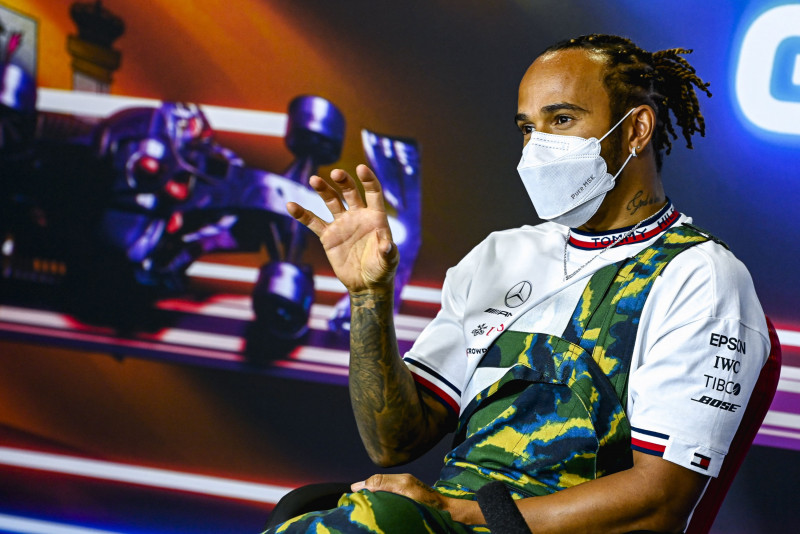 Hamilton dominates Barcelona practice as Verstappen falters