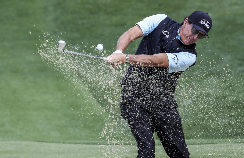 Mickelson receives special exemption into US Open