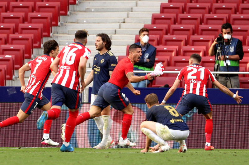  'Extraordinary' Suarez leaves Atletico on the brink of La Liga title