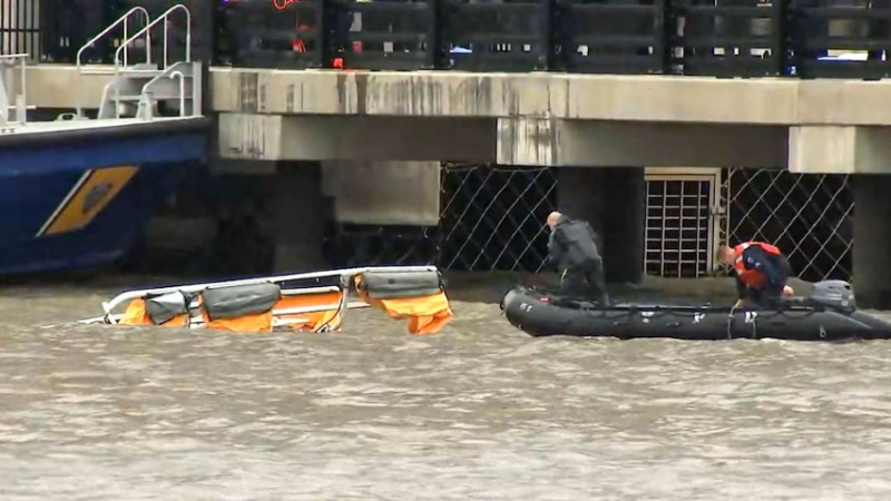Helicopter crashes into New York's Hudson River, killing all six aboard