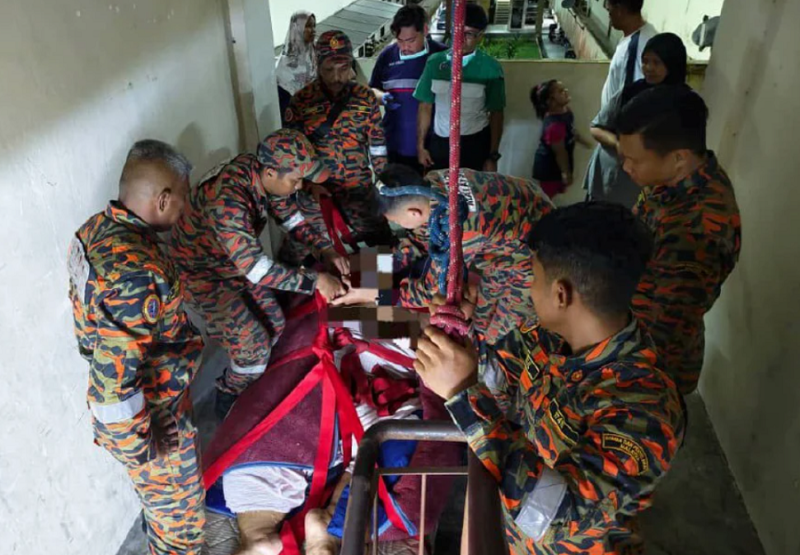 Bomba called to assist 200kg man who suffered breathing difficulties