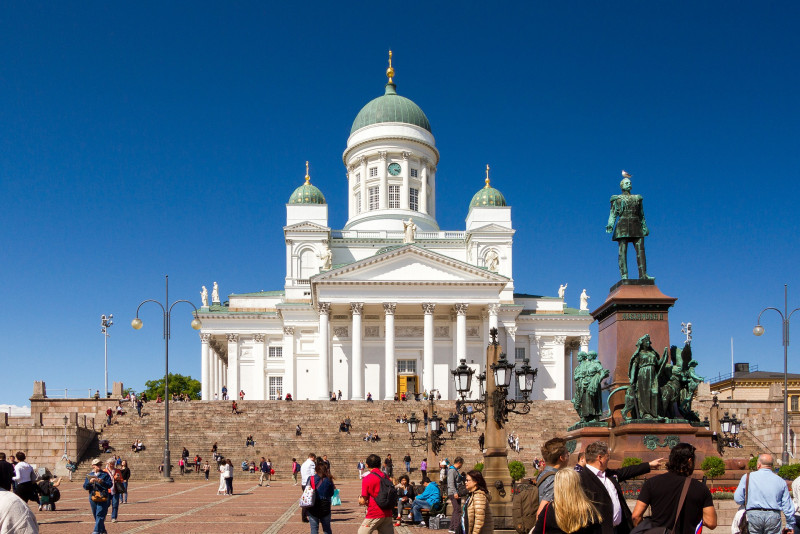 Finland gives early green light to Nato entry