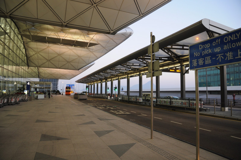 HK extends quarantine for international arrivals to 3 weeks