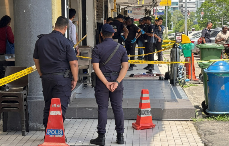 Armed man shot dead trying to rob jewellery shop in Petaling Jaya
