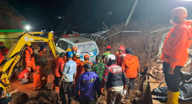 Number of people missing in Indonesia landslides hits 27