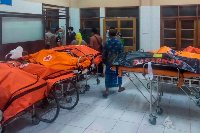 11 Indonesian scouts drown during river trek, 2 in critical condition