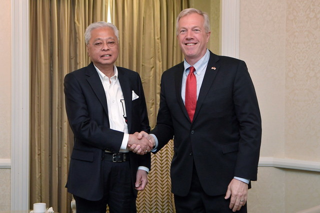 PM Ismail Sabri rolls out red carpet for American investors, eyes Tesla