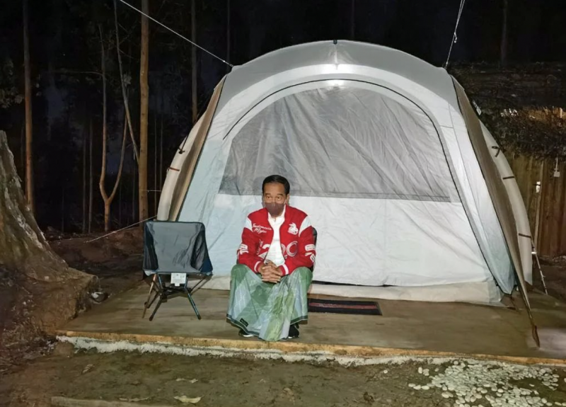 Jokowi takes camping trip to site of Indonesia’s new capital