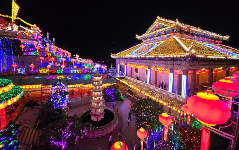 Kek Lok Si Temple transformed into a magical lantern wonderland for Chinese New Year