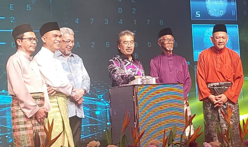 Minister: Strategic commercial crops can be grown overseas and reimported