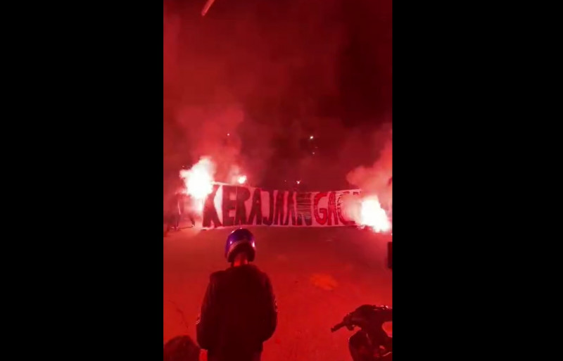Incendiary clips of ‘Kerajaan Gagal’ mob go viral