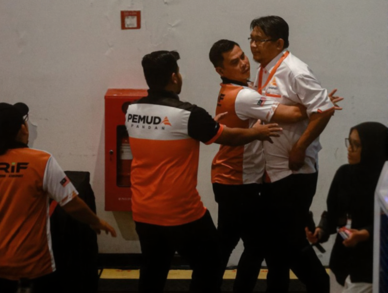 Ruckus at second day of Parti Amanah Negara convention