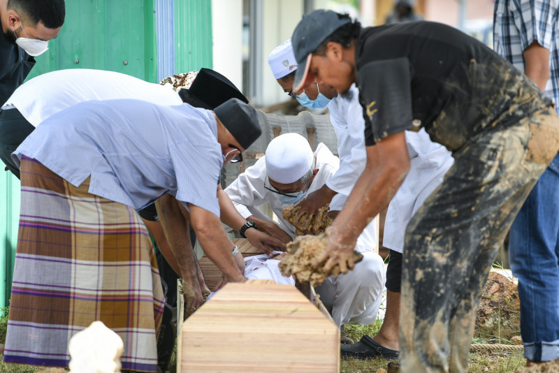 Ex-Alor Merah rep Khalid Abdullah dies