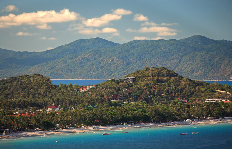 Tourism revival boosts Thai economy but exports sluggish