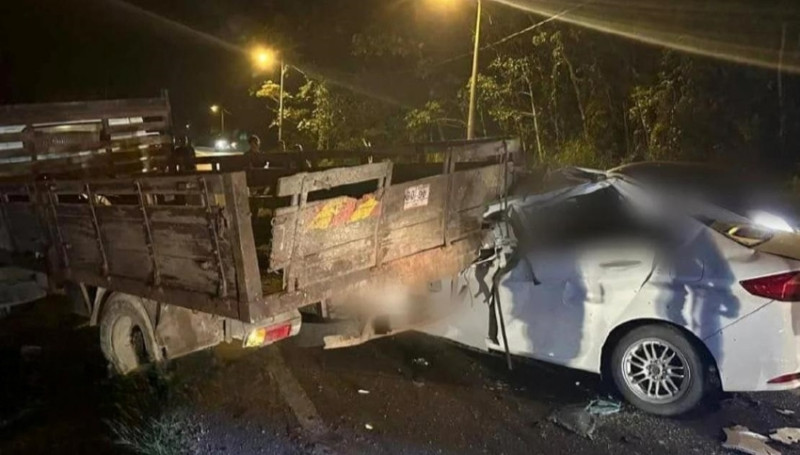 Man decapitated in horrific car crash in Kulai