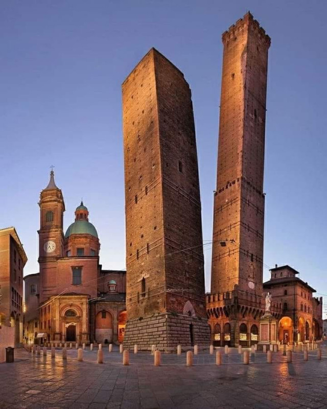 Bologna on alert over fears 900-year-old leaning tower may collapse