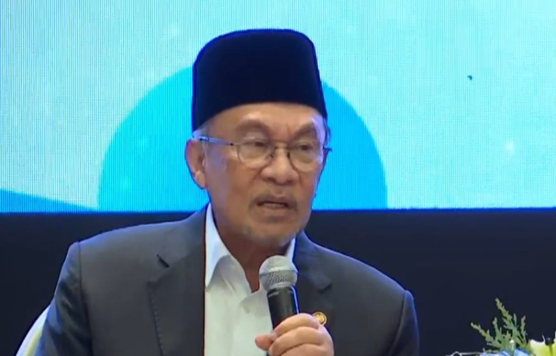 Anwar rebukes those who brand fellow Muslims as hypocrites, apostates
