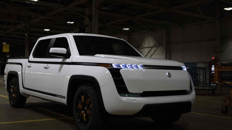 Electric auto start-ups hit speed bumps after heady debuts
