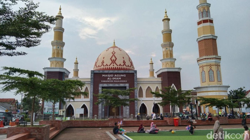 Indonesia offers sermons on inflation to keep lid on prices during Ramadan