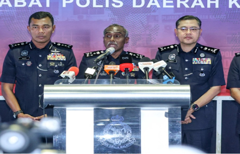 Tun Daim's wife, two children still abroad - police