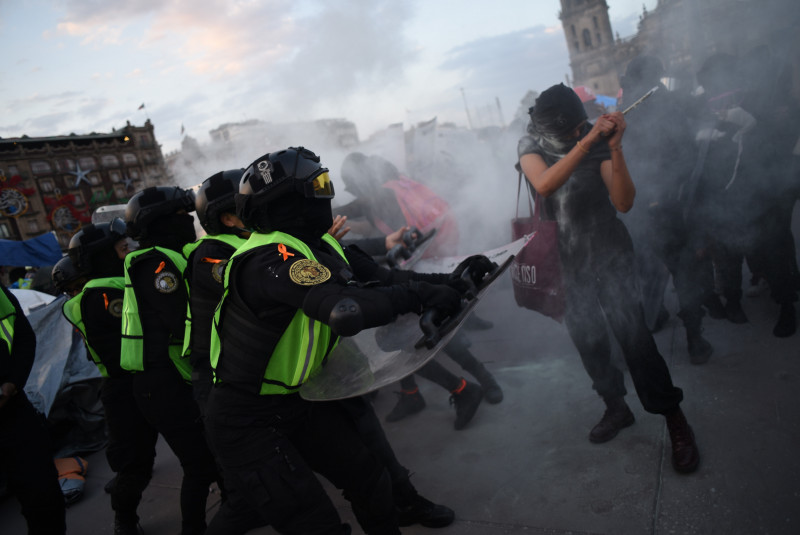 Mexicans decry violence against women