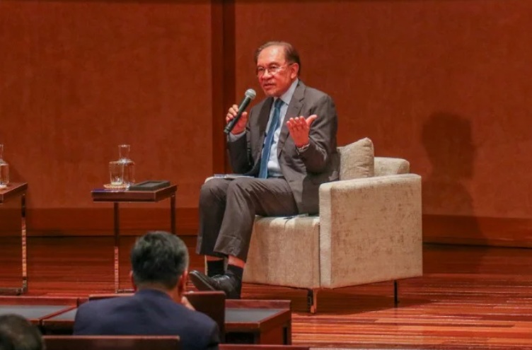 PM: Students abroad should gain positive values ​​from the local community