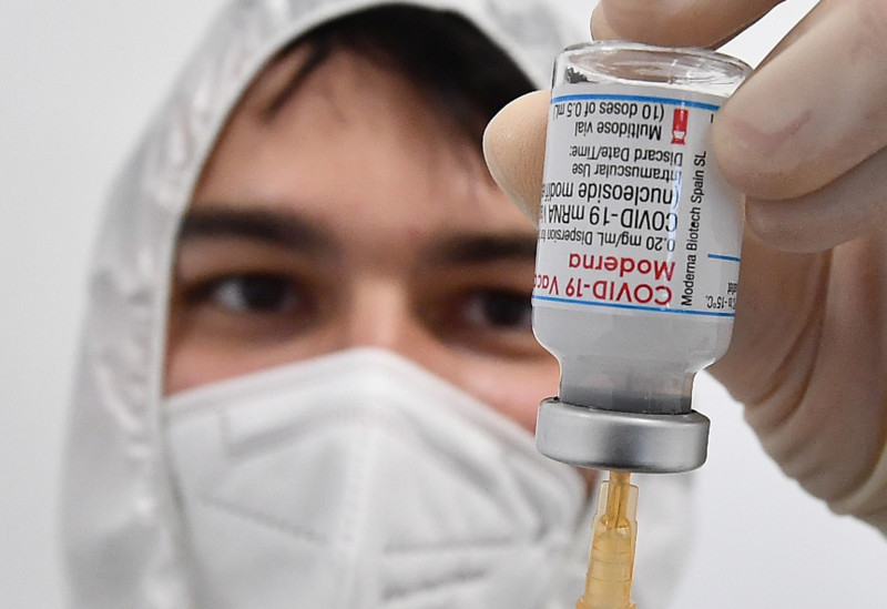 Moderna eyes 3 bil Covid-19 vaccine doses next year