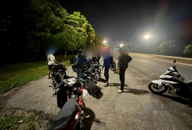 ‘Superman’ stunt riders nabbed during street racing crackdown in Iskandar Puteri